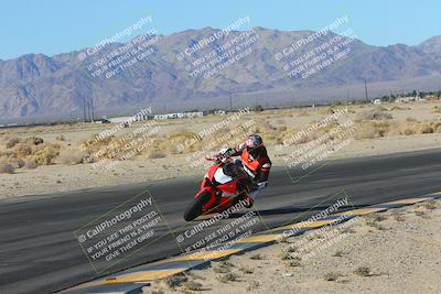 media/Jan-10-2025-CVMA Friday Practice (Fri) [[489e0da257]]/Group 4 and Trackday/Session 2 (Turn 4 Inside)/